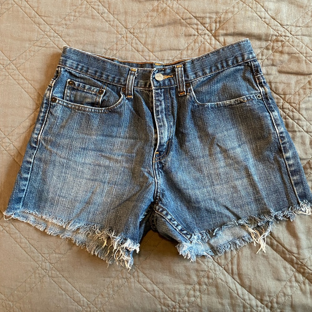 Levi’s high rise cutoff denim shorts, size 27